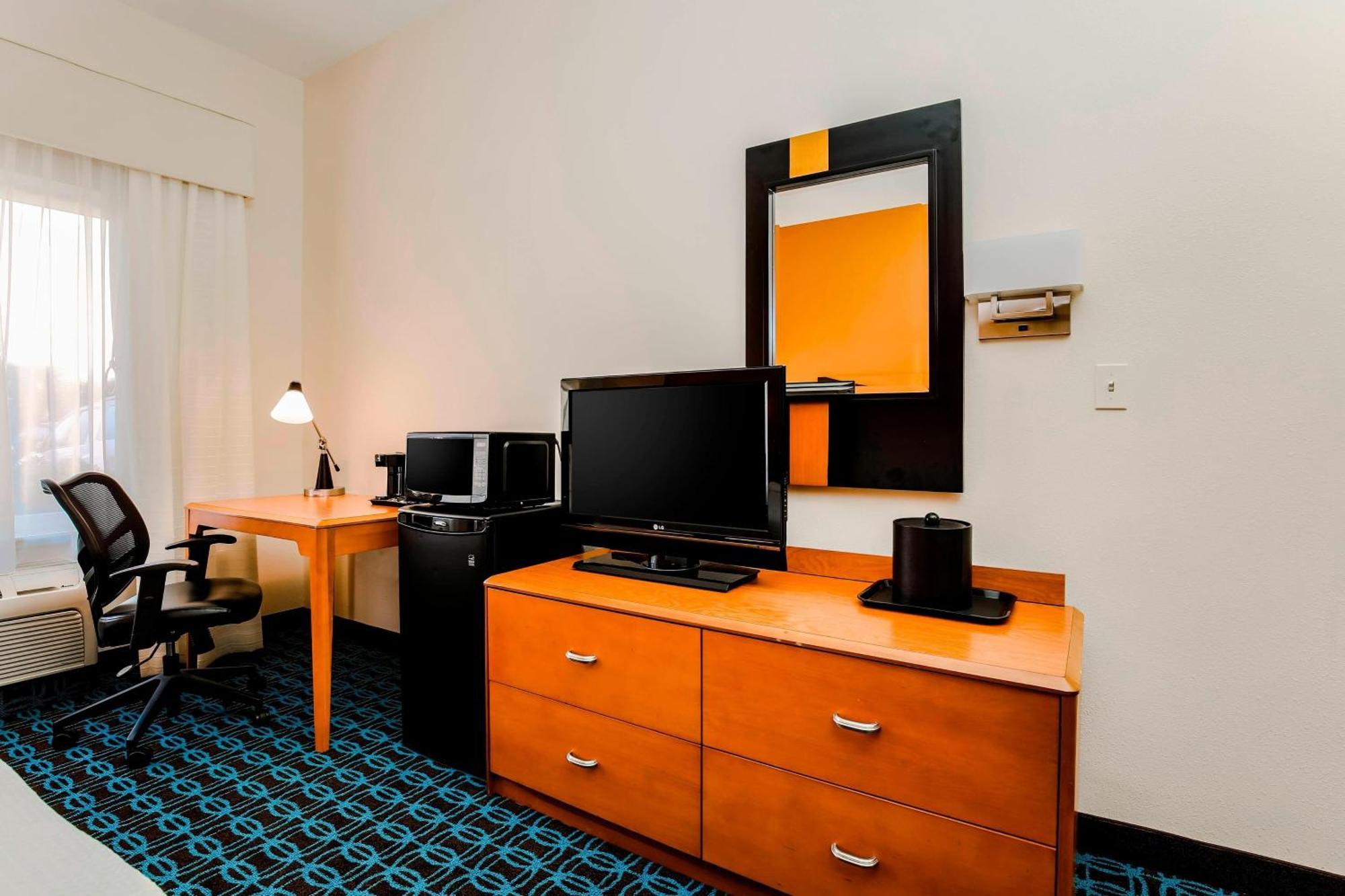 Hotel Fairfield By Marriott 3*